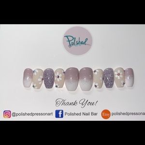 Press on nails